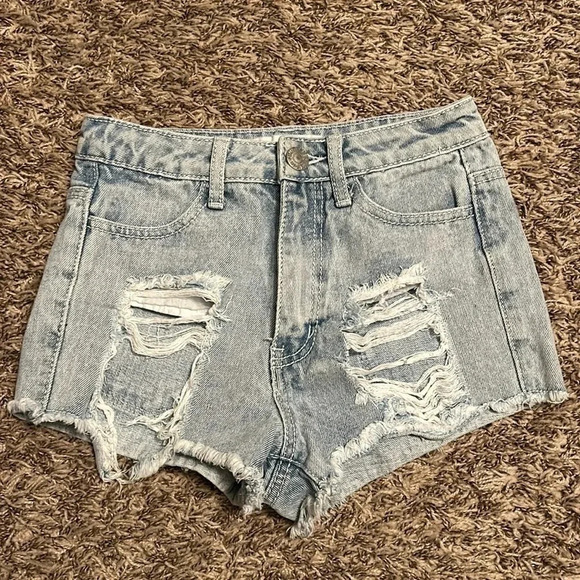 Almost Famous Distressed Shorts | Denim Shorts | Distressed Denim | Jean Shorts - Picture 3 of 8
